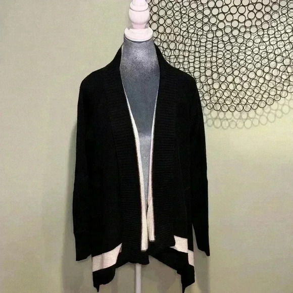 Banana Republic- Drape black and white sweater Merino Wool & Cashmere - Picture 2 of 5